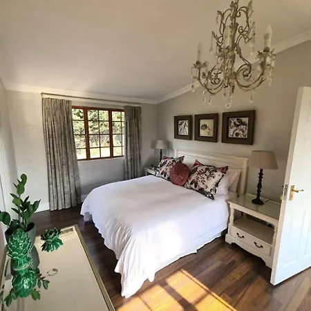 The Falls Cottages Balgowan Room photo