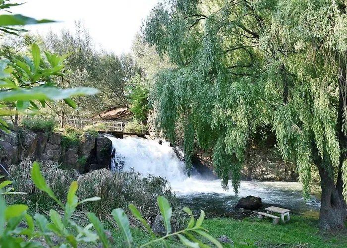 The Falls Cottages
